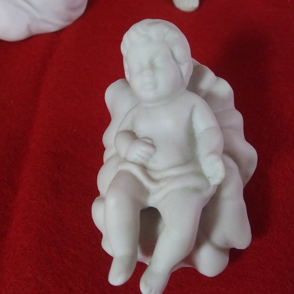 Vintage 1980's Avon Nativity Holy Family - Picture 3 of 15